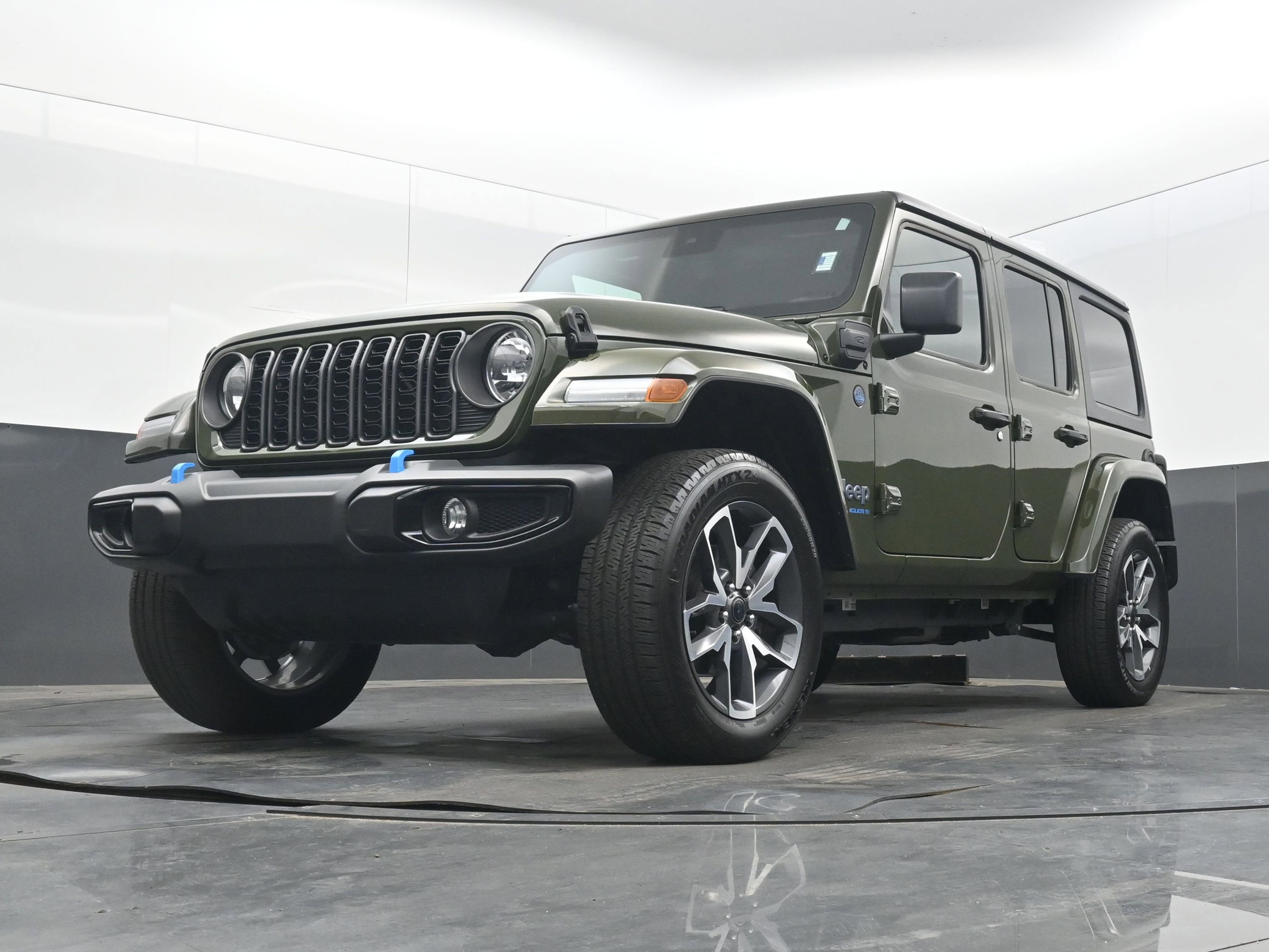 Used 2024 Jeep Wrangler Sport S image 25