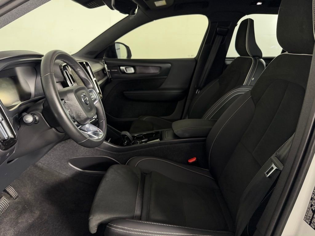 Used 2023 Volvo XC40 Recharge Ultimate w/ Protection Package Premier image 23