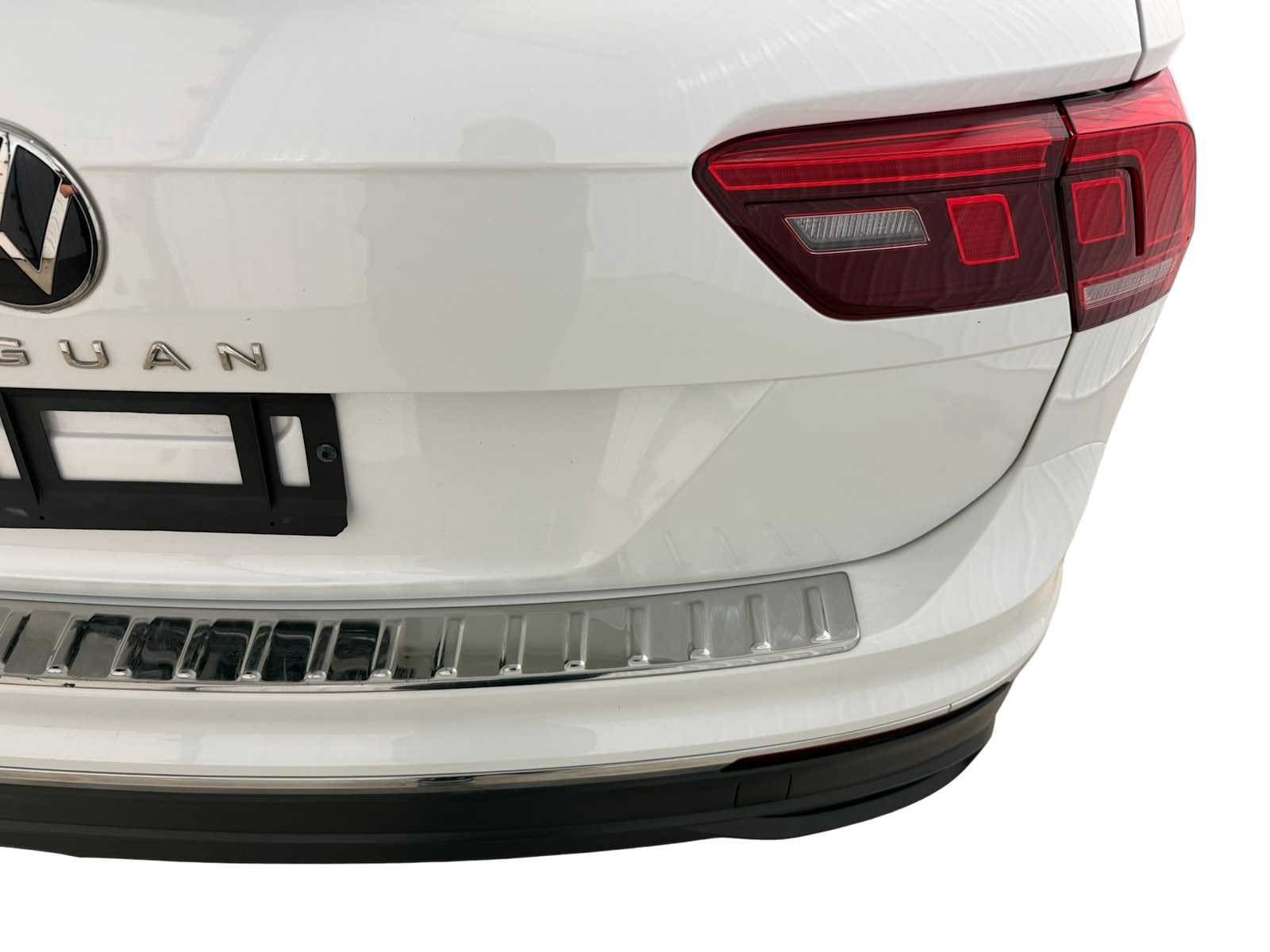 Certified 2023 Volkswagen Tiguan SE FWD image 18