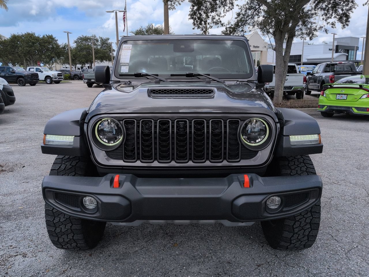Used 2024 Jeep Gladiator Mojave w/ Technology Group AWD/4WD image 3