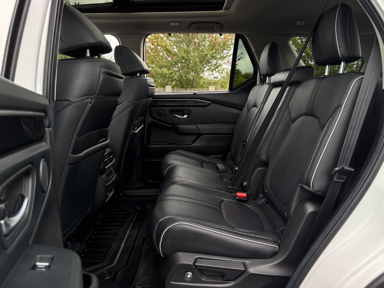 Used 2025 Honda Pilot Elite image 28