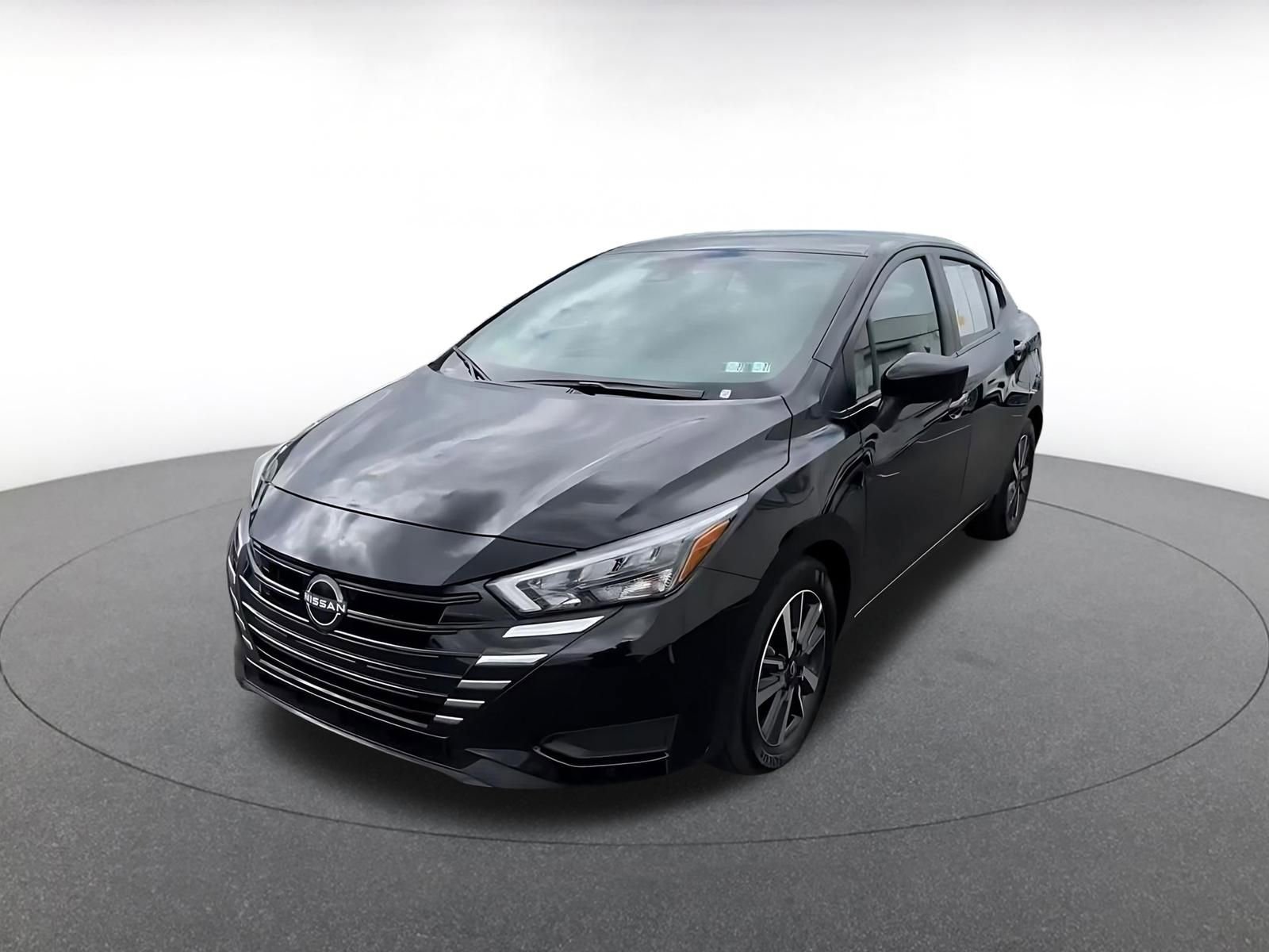 Used 2025 Nissan Versa SV FWD image 6