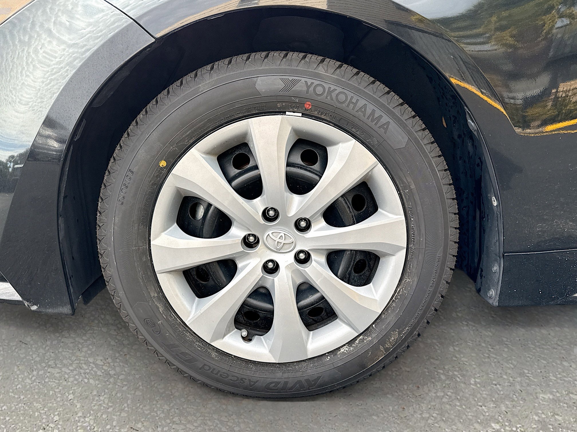 Used 2020 Toyota Corolla LE image 38