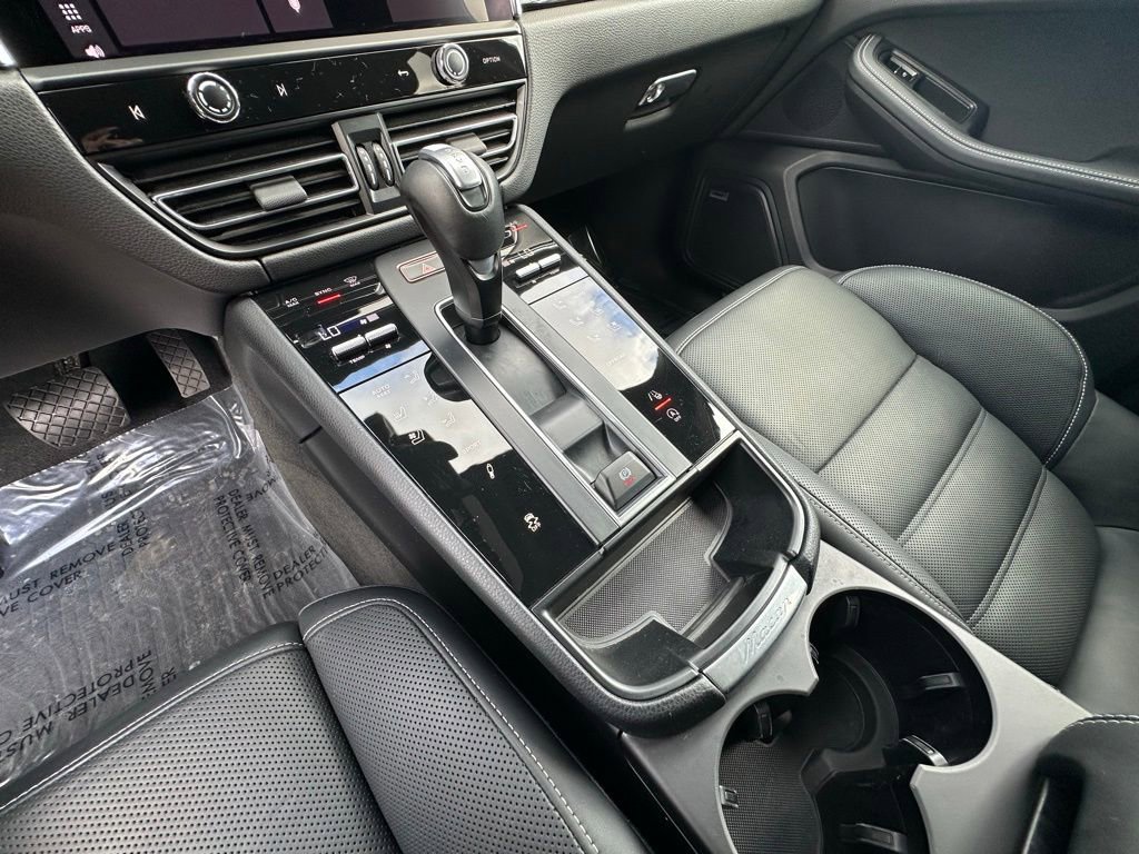 Certified 2023 Porsche Macan S image 31
