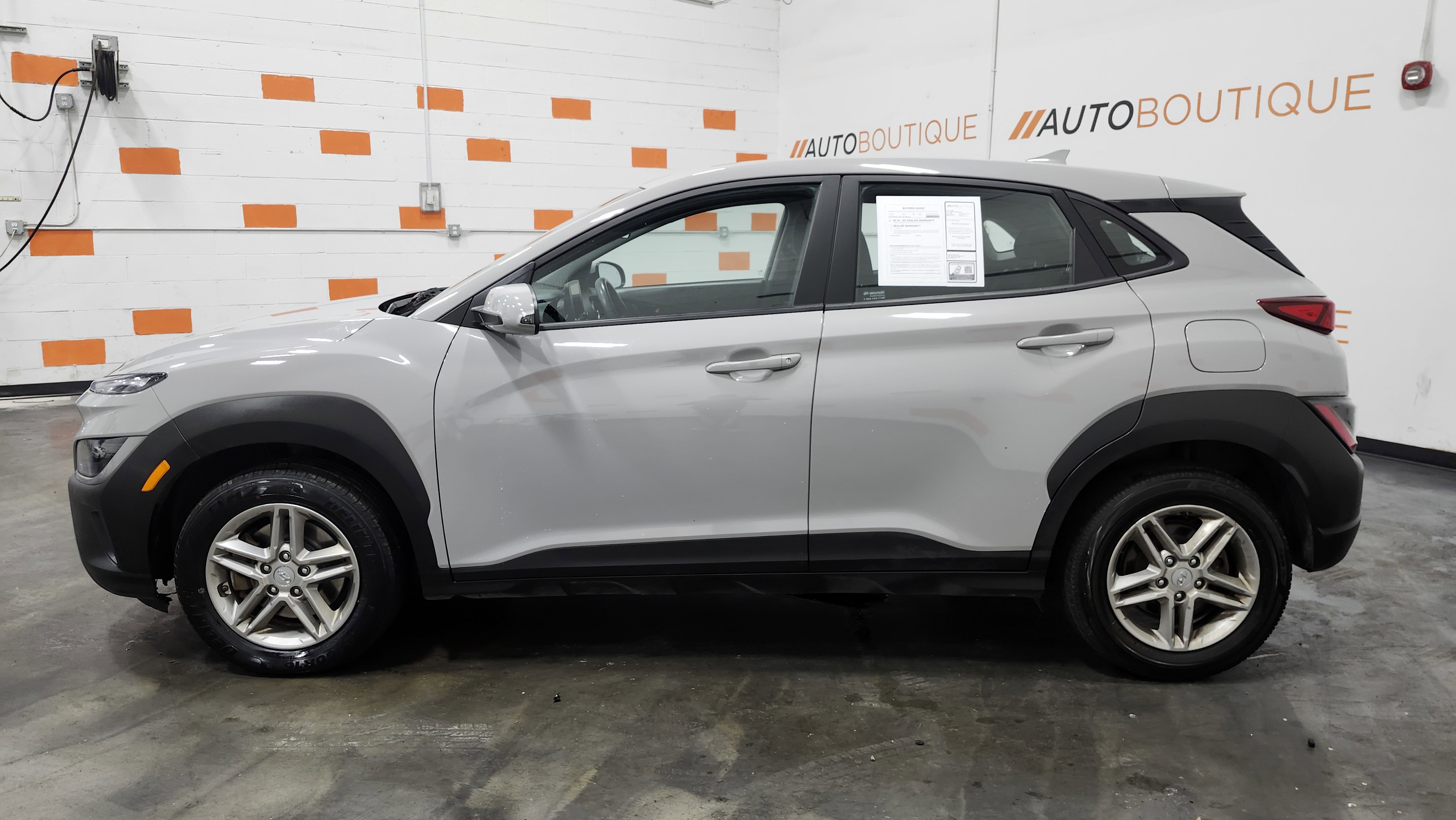 Used 2023 Hyundai Kona SE image 13
