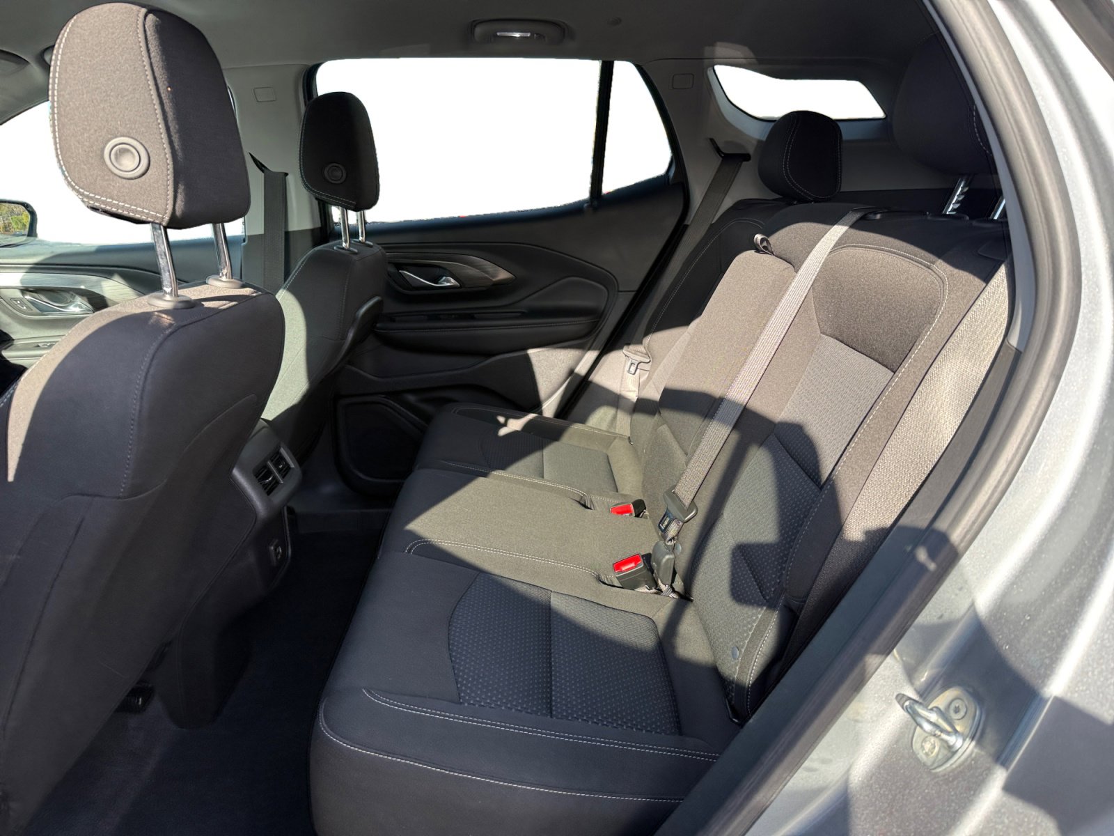 Used 2023 GMC Terrain SLE w/ Driver Convenience Package image 16