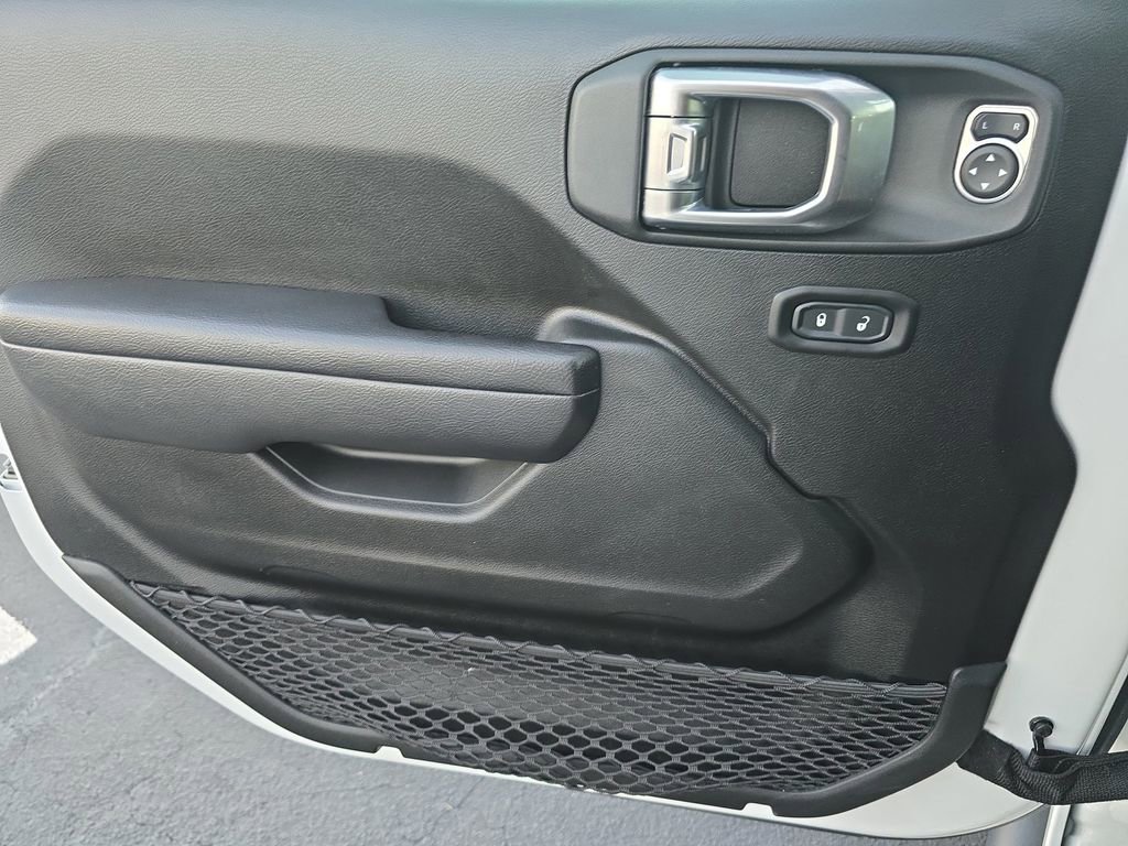 Used 2023 Jeep Gladiator Mojave w/ Trailer Tow Package image 28