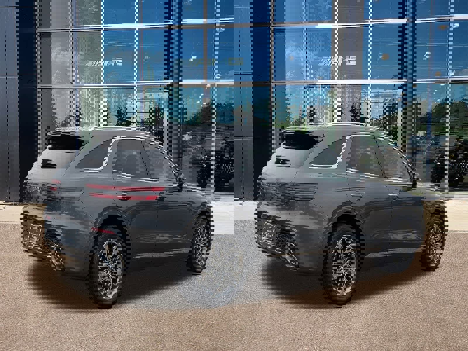 Used 2022 Genesis GV70 2.5T w/ Advanced Package image 5