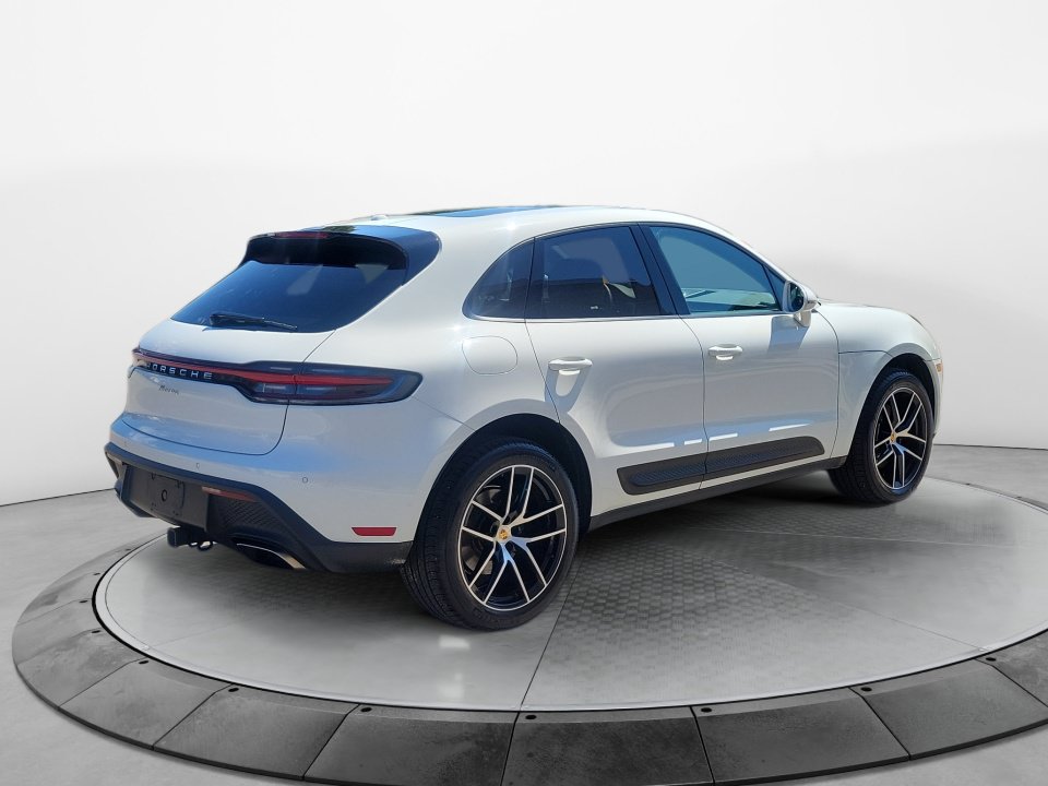 Used 2023 Porsche Macan AWD/4WD image 7