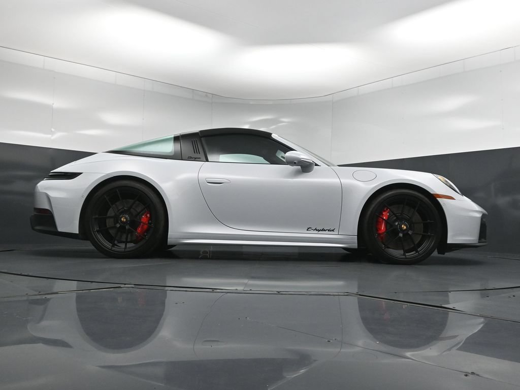 Certified 2025 Porsche 911 Targa 4 GTS AWD/4WD image 29