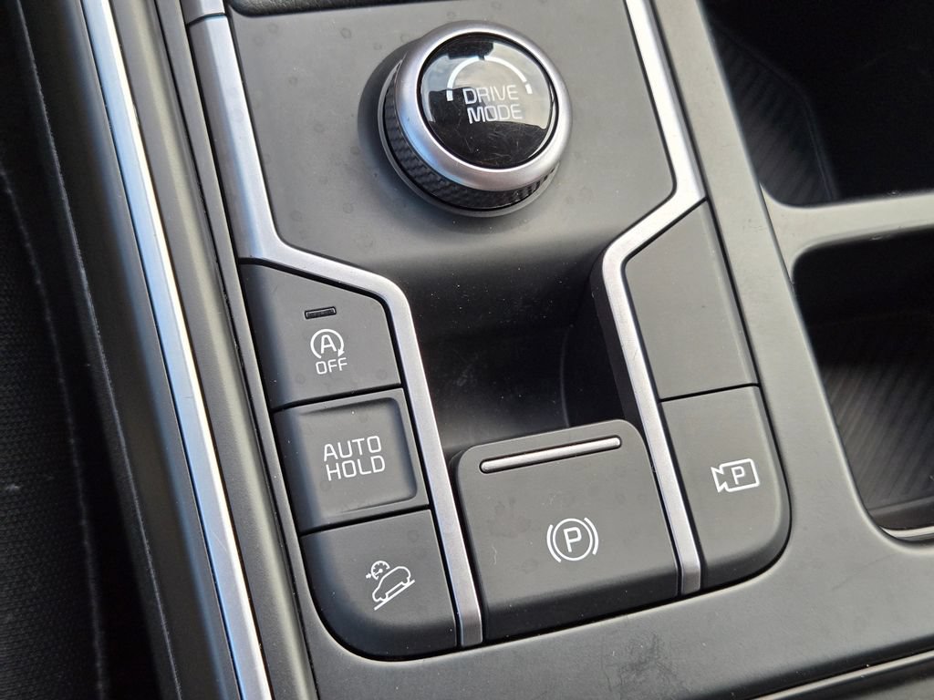 Certified 2025 Kia Sorento LX FWD image 29