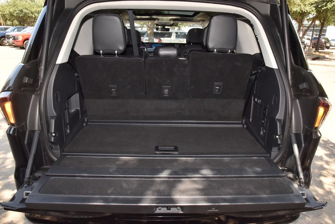Certified 2025 Lincoln Navigator Reserve AWD/4WD image 40