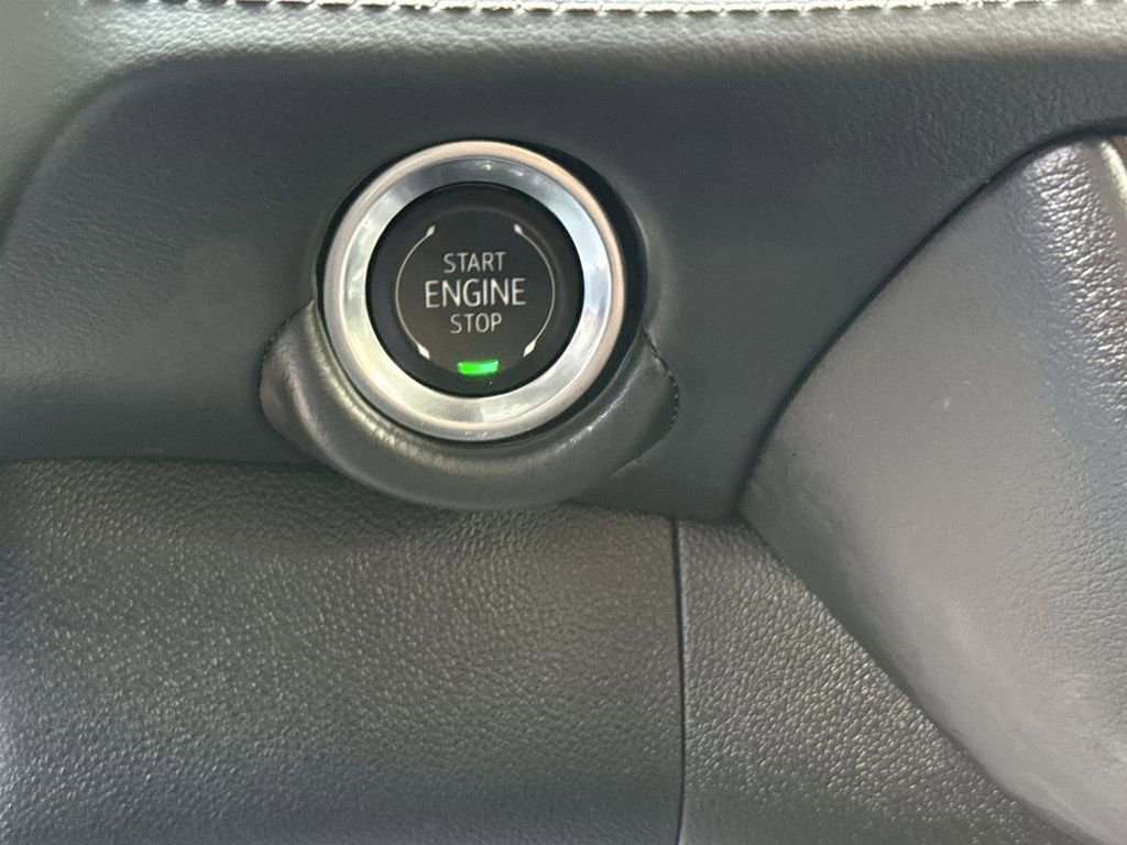 Used 2025 Chevrolet Suburban Z71 image 14