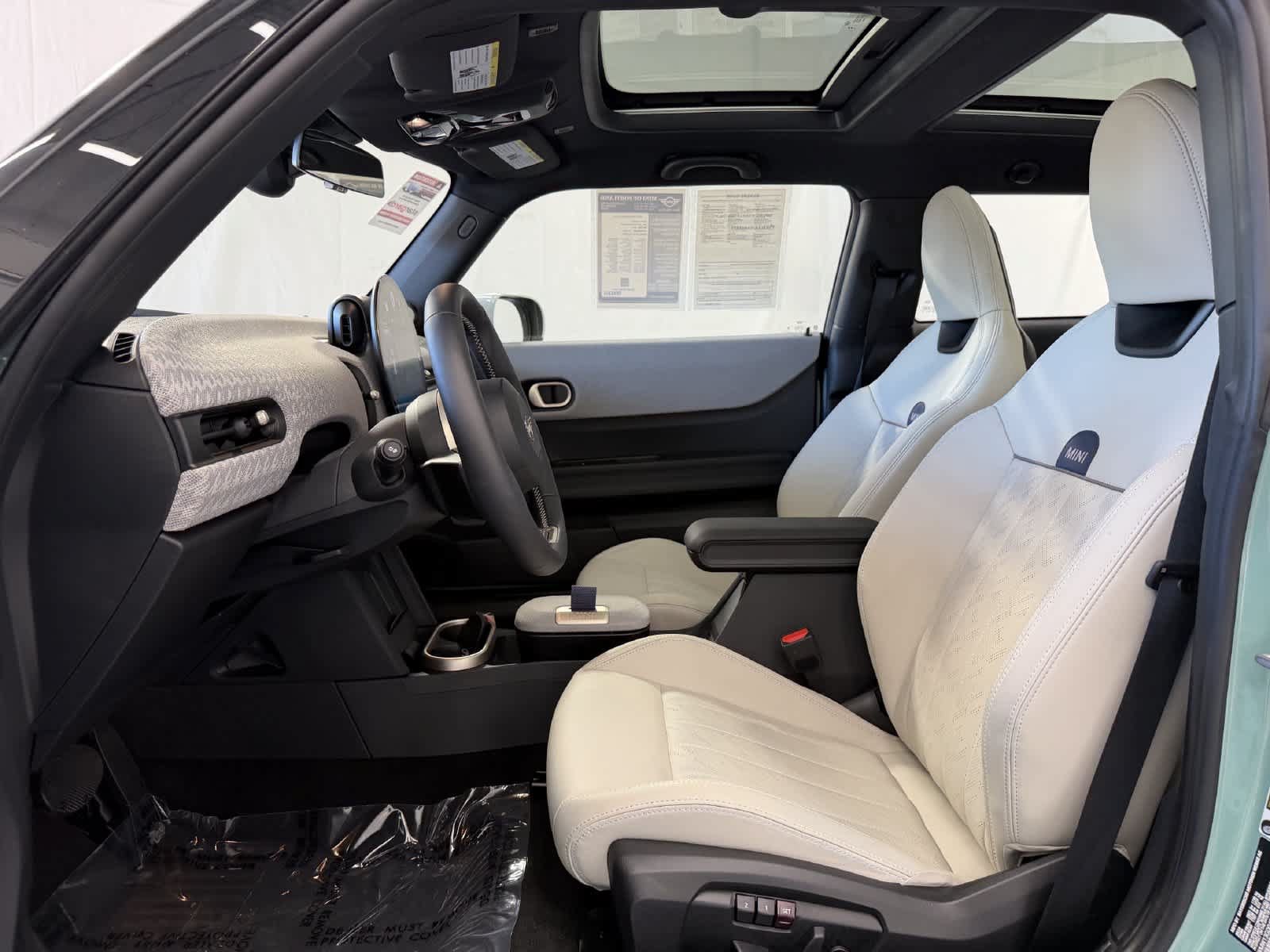 Used 2025 MINI Cooper 2-Door Hardtop FWD image 10