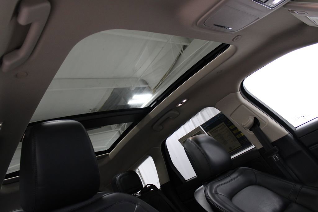 Used 2024 Lincoln Corsair AWD w/ Equipment Group 101A image 36