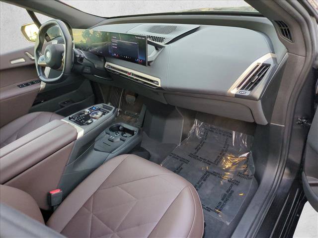 Used 2024 BMW iX xDrive50 w/ Premium Package AWD/4WD image 24