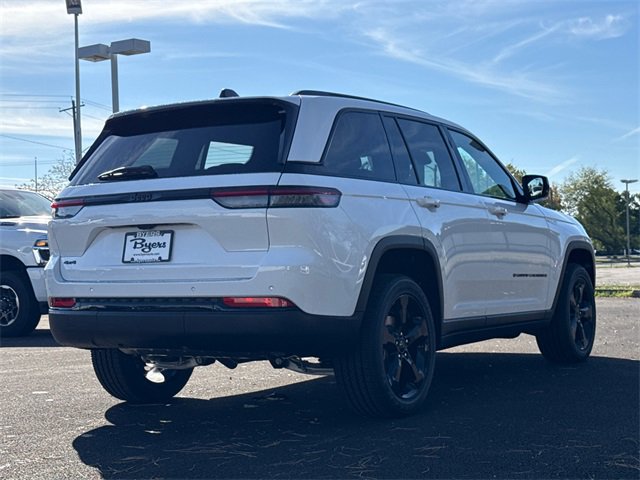 New 2025 Jeep Grand Cherokee Altitude image 7