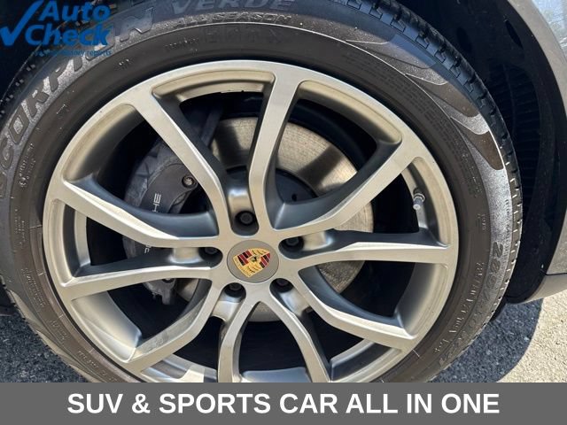 Used 2022 Porsche Cayenne AWD/4WD image 16