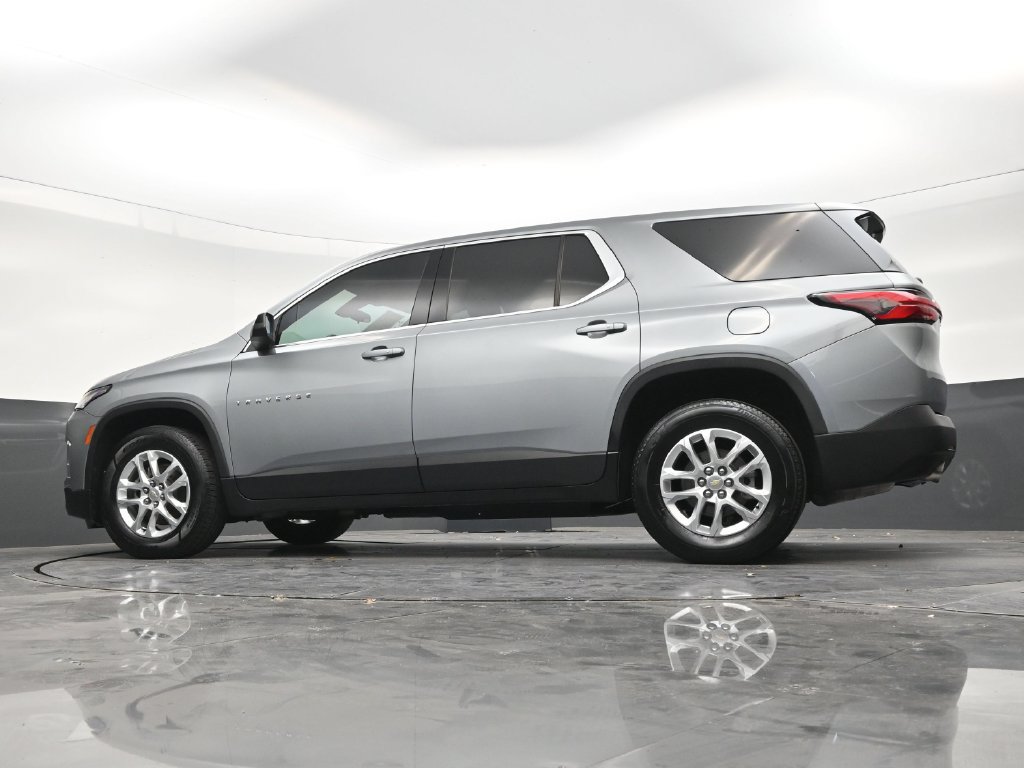Used 2023 Chevrolet Traverse LS FWD image 21