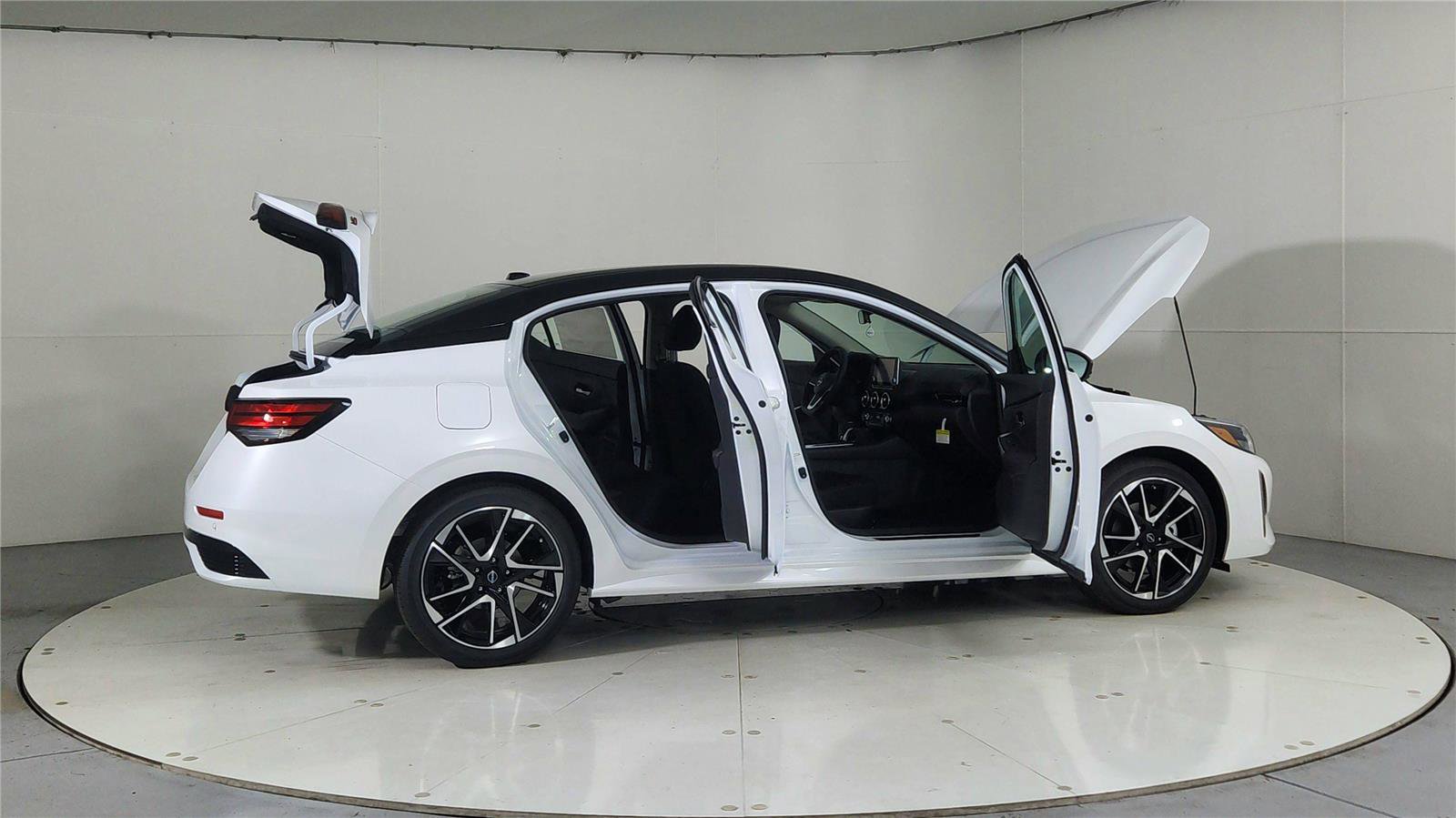 New 2025 Nissan Sentra SR image 12