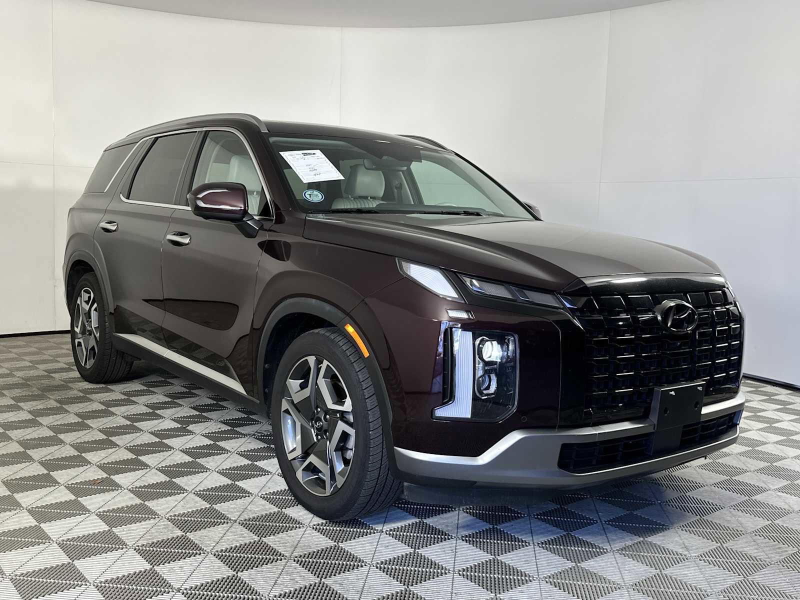 Used 2024 Hyundai Palisade Limited image 1