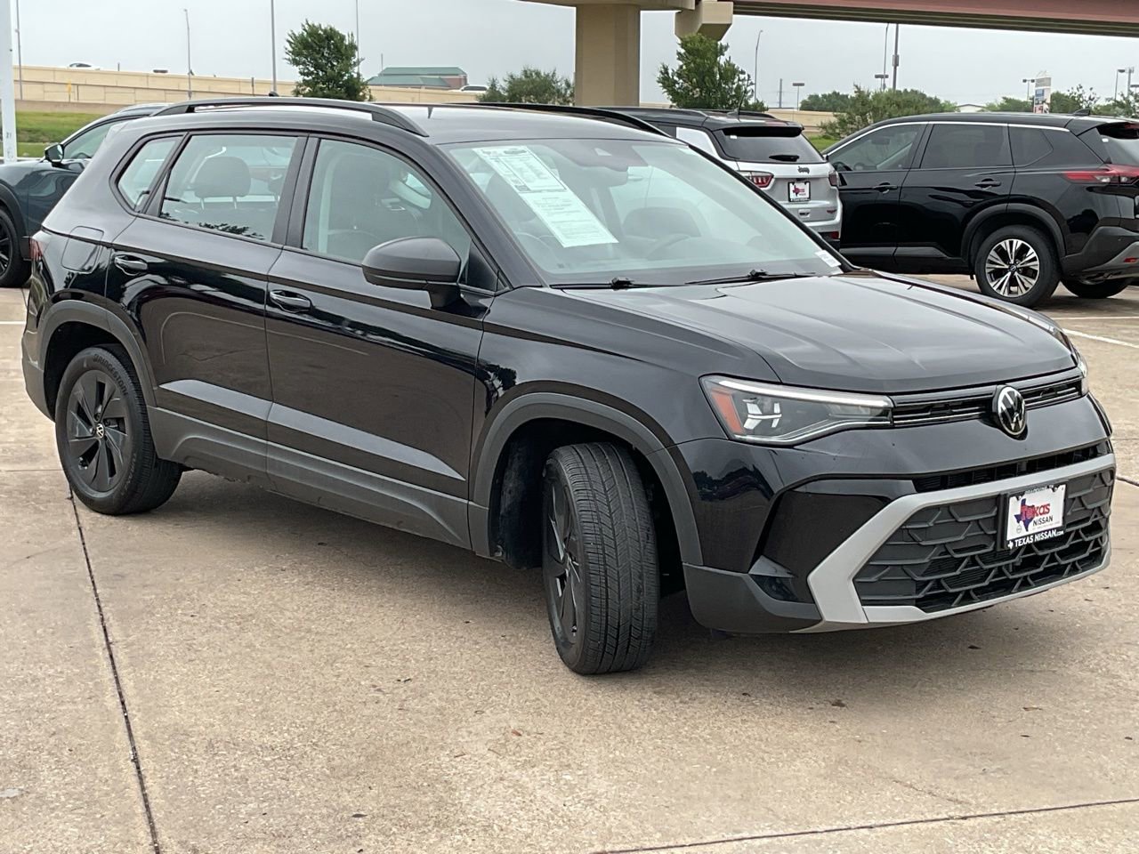 Used 2025 Volkswagen Taos S FWD image 4