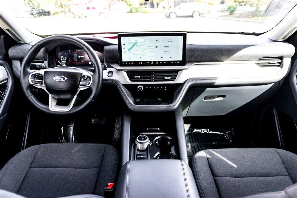 Used 2025 Ford Explorer Active image 29