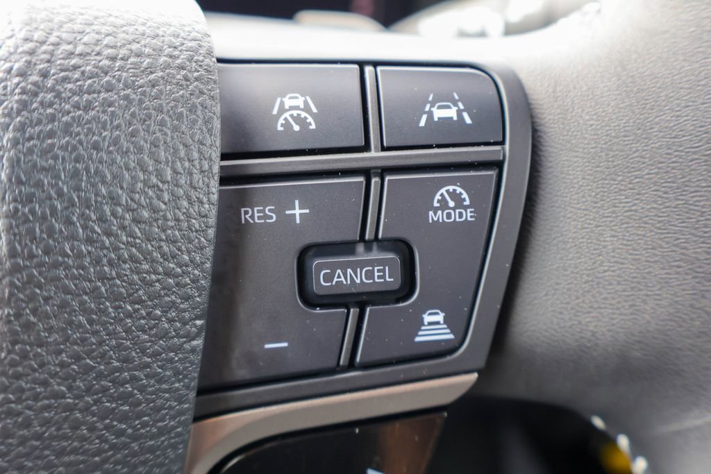 Used 2025 Toyota Camry SE FWD image 14