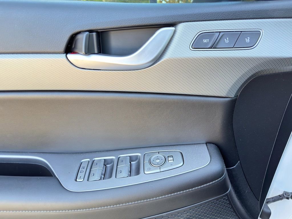 Used 2025 Hyundai Palisade SEL FWD image 13