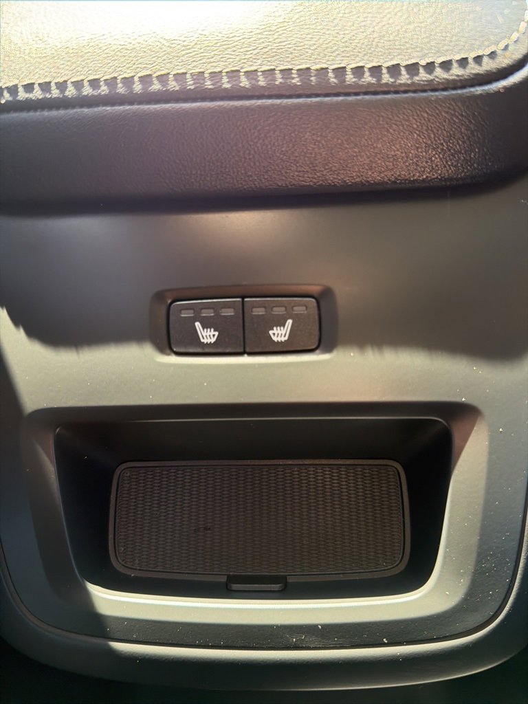 Certified 2023 Volvo XC60 B5 Plus w/ Climate Package image 11