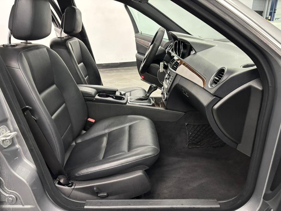 Used 2013 Mercedes-Benz C 300 Sport image 32