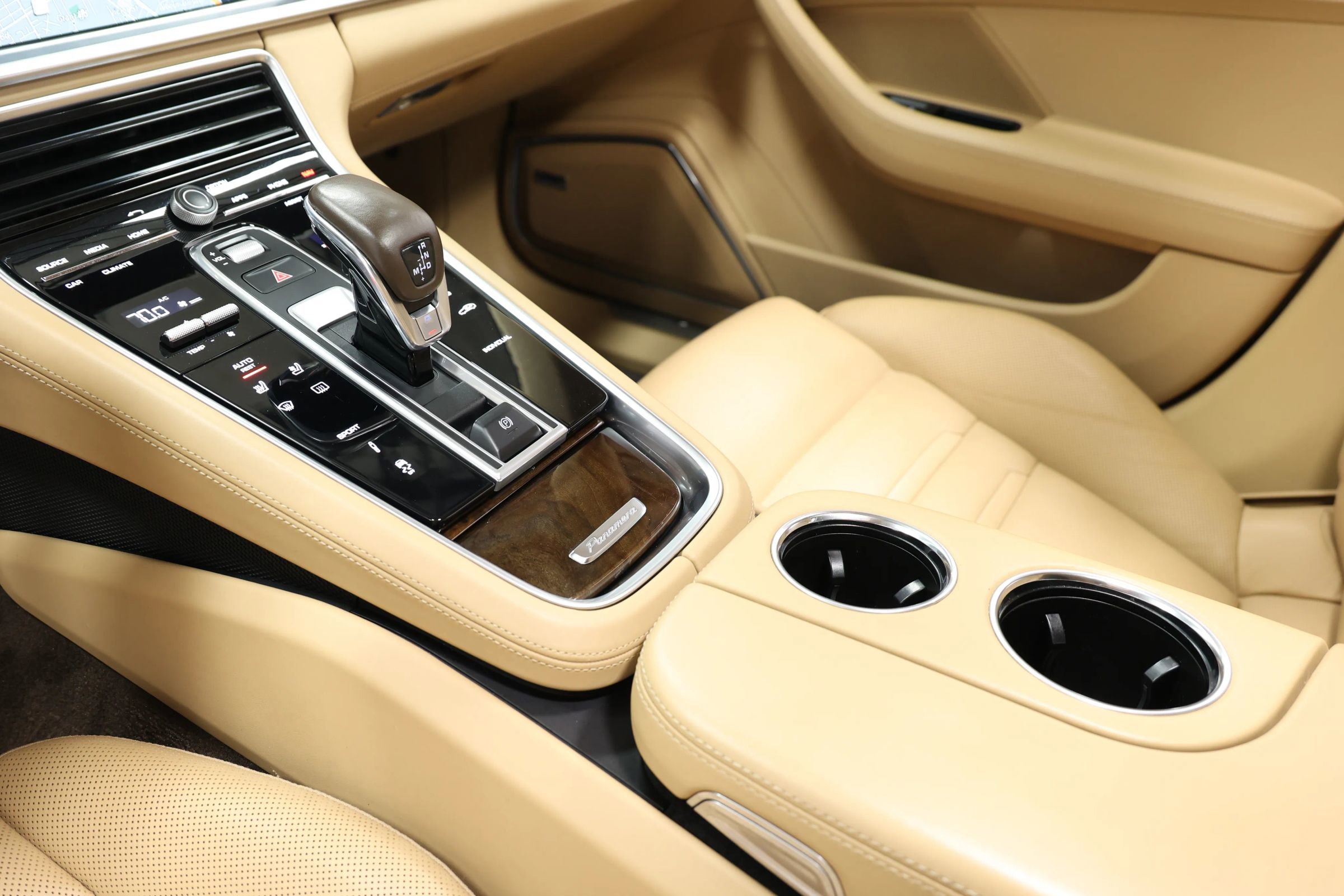 Used 2018 Porsche Panamera 4 Executive w/ Dark Walnut Interior Package image 43