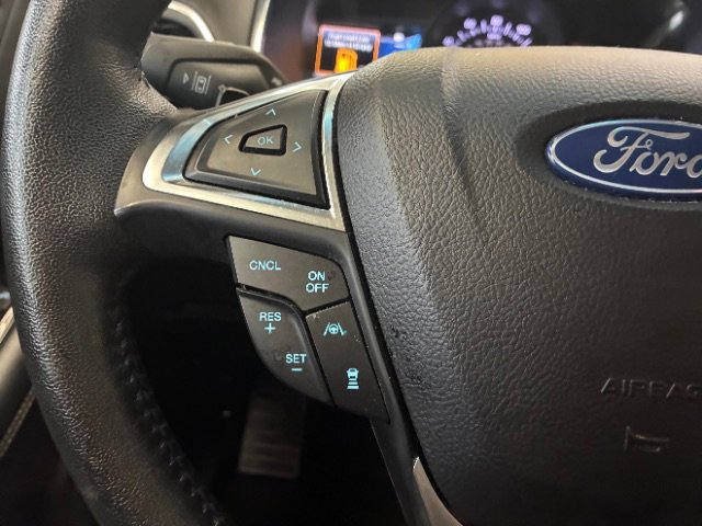 Used 2020 Ford Edge Titanium AWD/4WD image 18