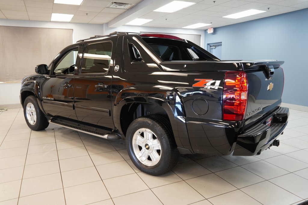 Used 2013 Chevrolet Avalanche LT w/ Suspension Package, Off-Road image 8