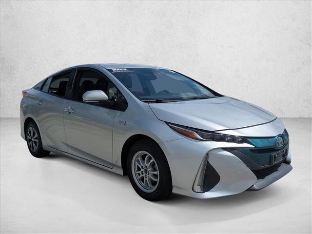 Used 2017 Toyota Prius Prime Premium image 3
