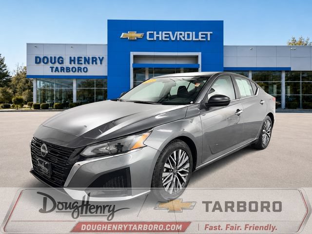 Used 2025 Nissan Altima 2.5 SV FWD image 1