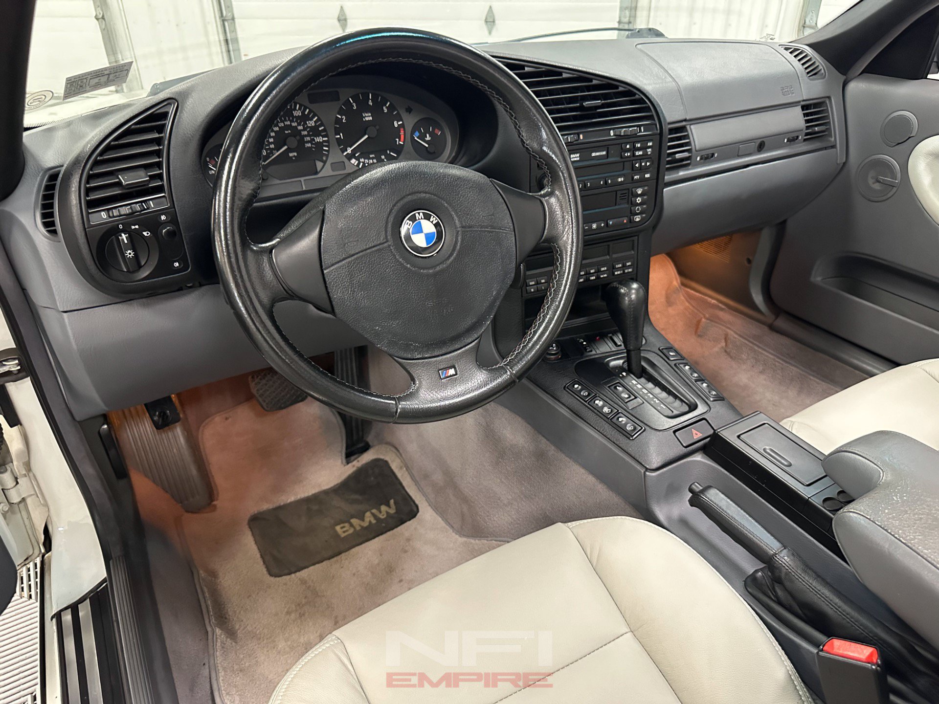 Used 1999 BMW 323i Convertible RWD image 33