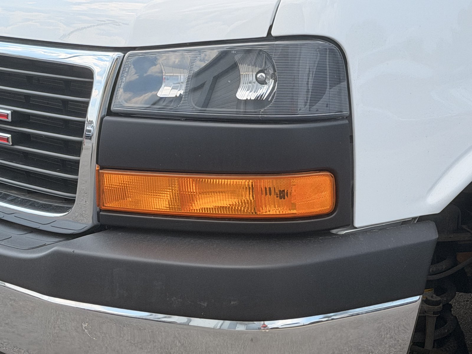 Used 2025 GMC Savana 2500 w/ Driver Convenience Package RWD image 8