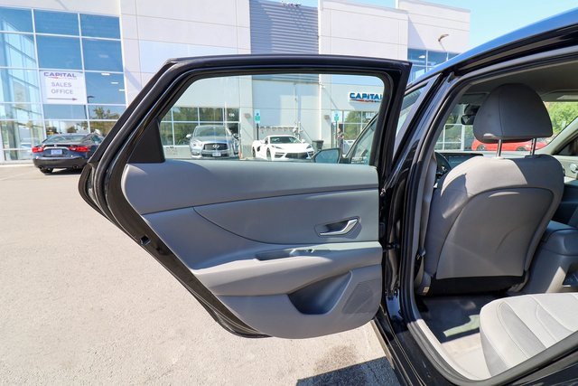 Used 2024 Hyundai Elantra SE image 38