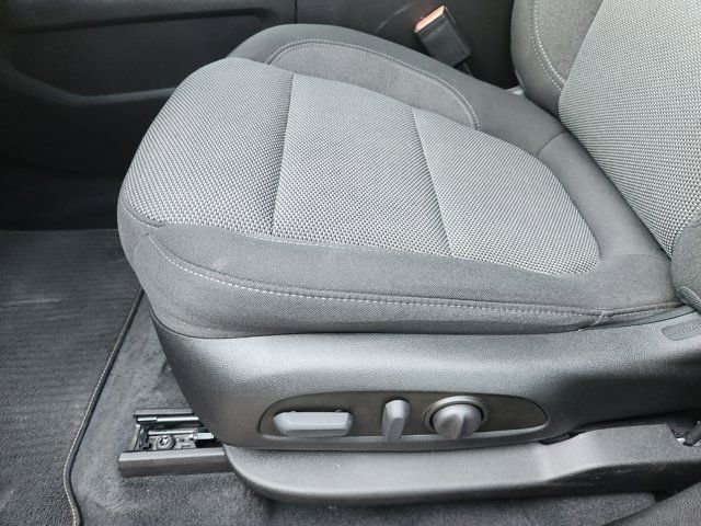 Used 2023 Chevrolet Traverse LT image 27