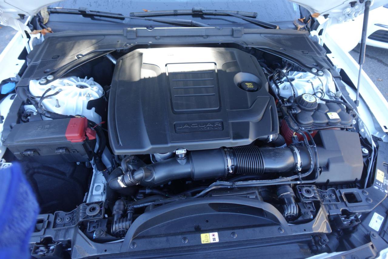 Used 2024 Jaguar XF R-Dynamic SE image 23