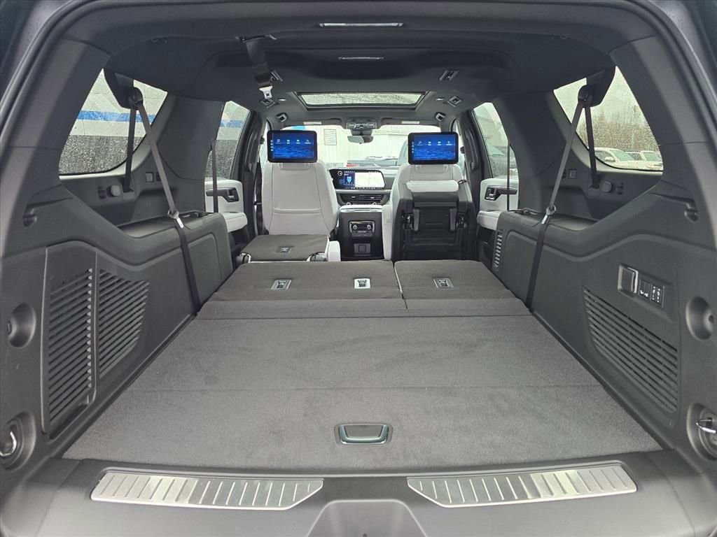New 2026 Chevrolet Suburban Premier AWD/4WD image 19
