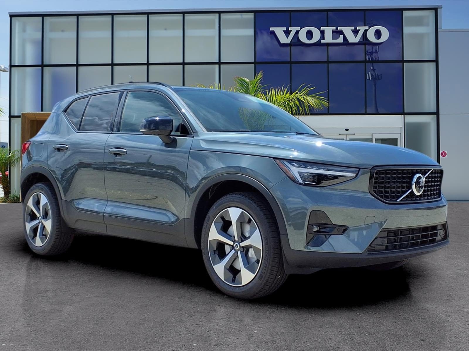 New 2026 Volvo XC40 B5 Plus w/ Climate Package