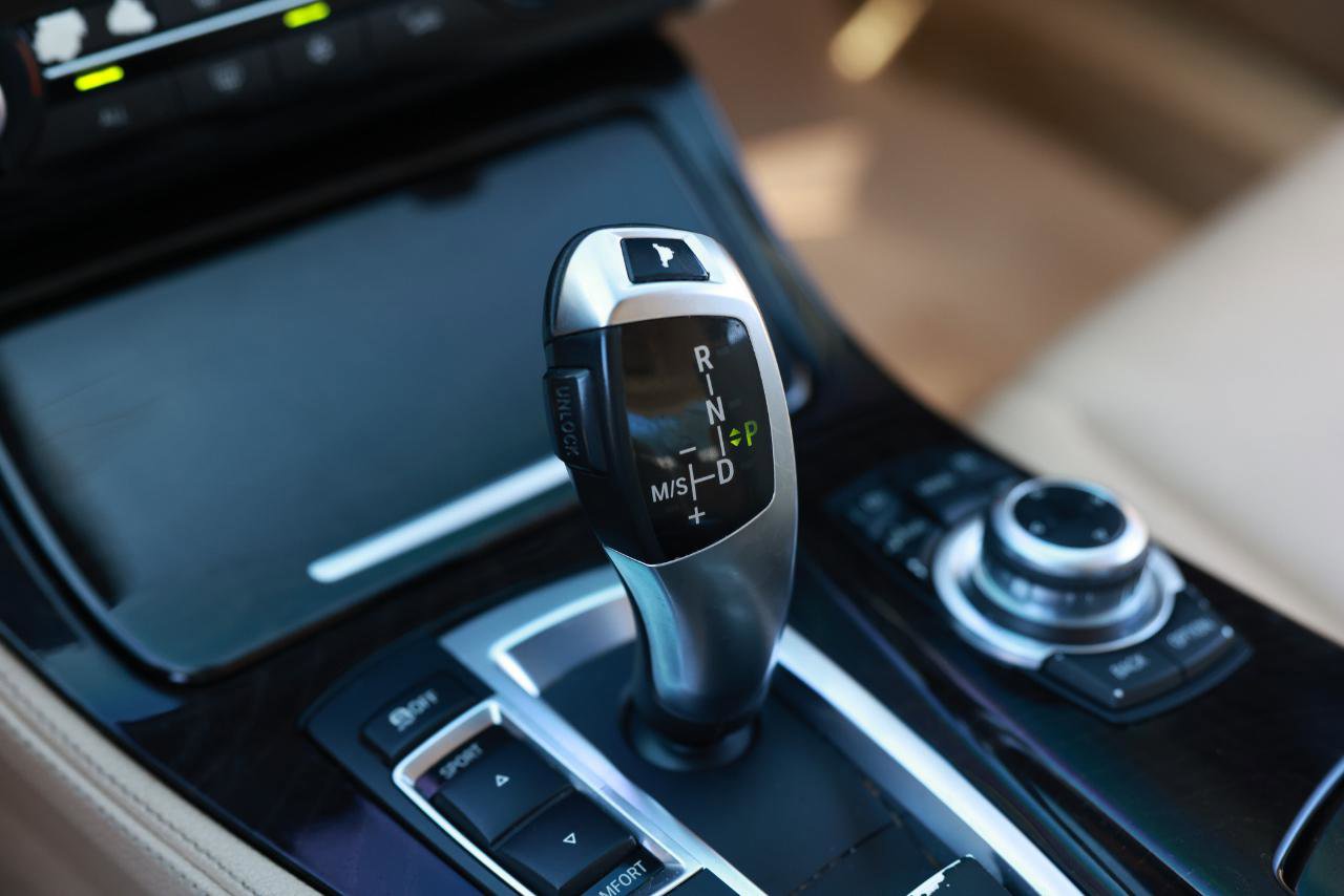 Used 2012 BMW 528i Sedan RWD image 38