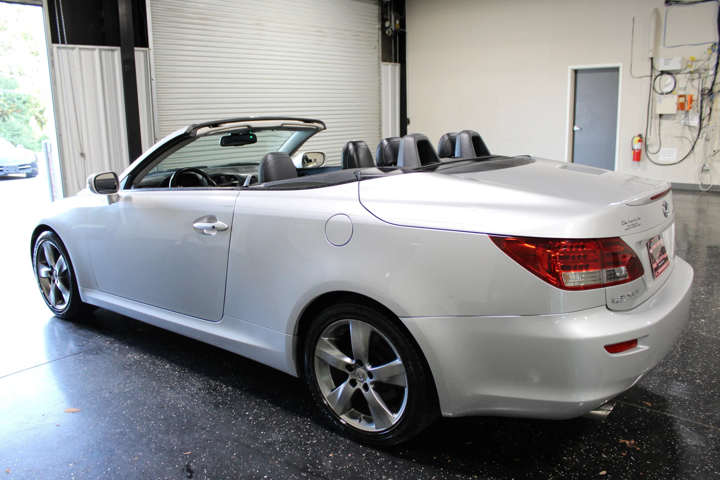 Used 2010 Lexus IS 350C w/ Luxury Pkg RWD image 35