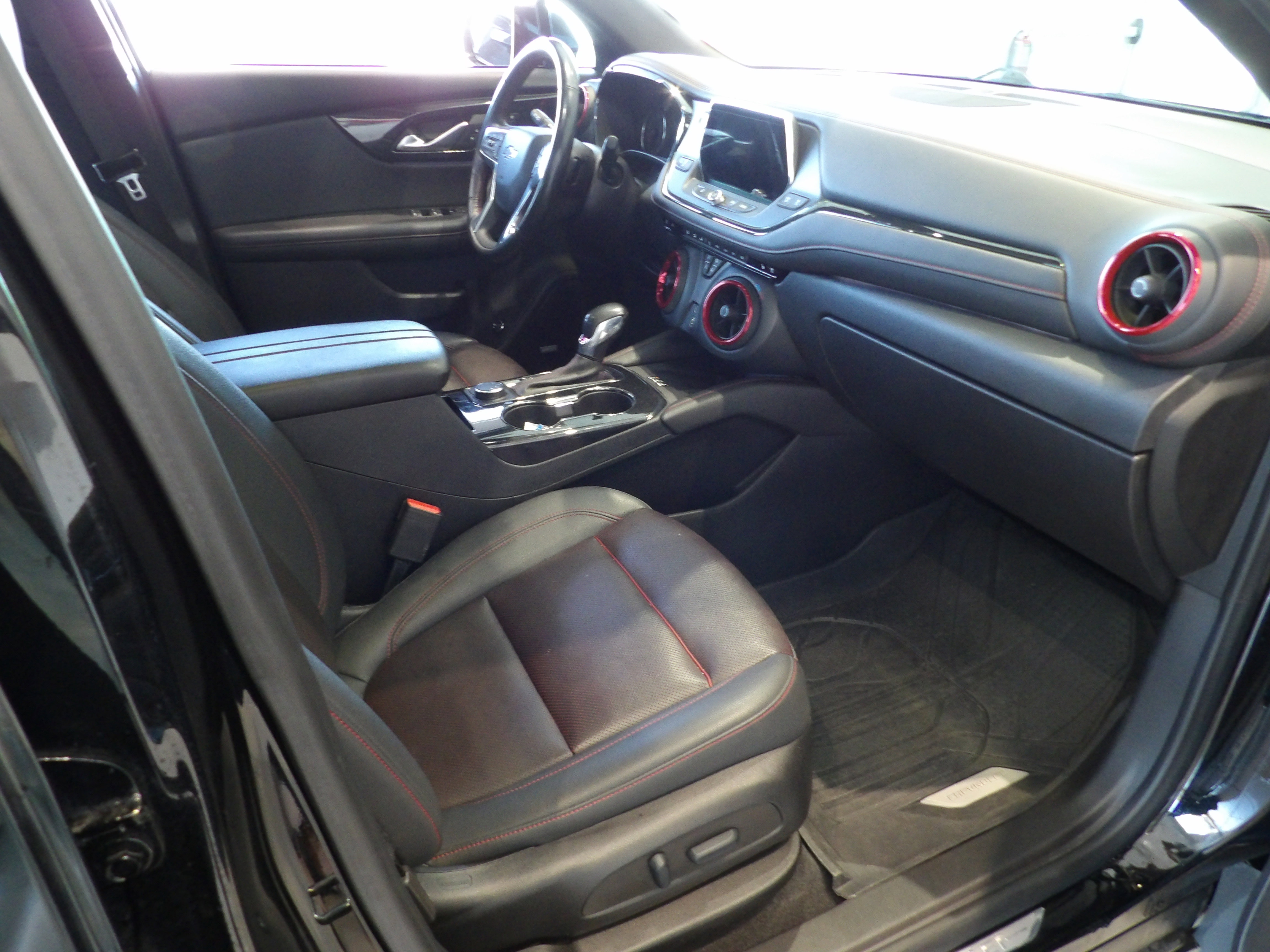 Used 2022 Chevrolet Blazer RS w/ Enhanced Convenience Package AWD/4WD image 26