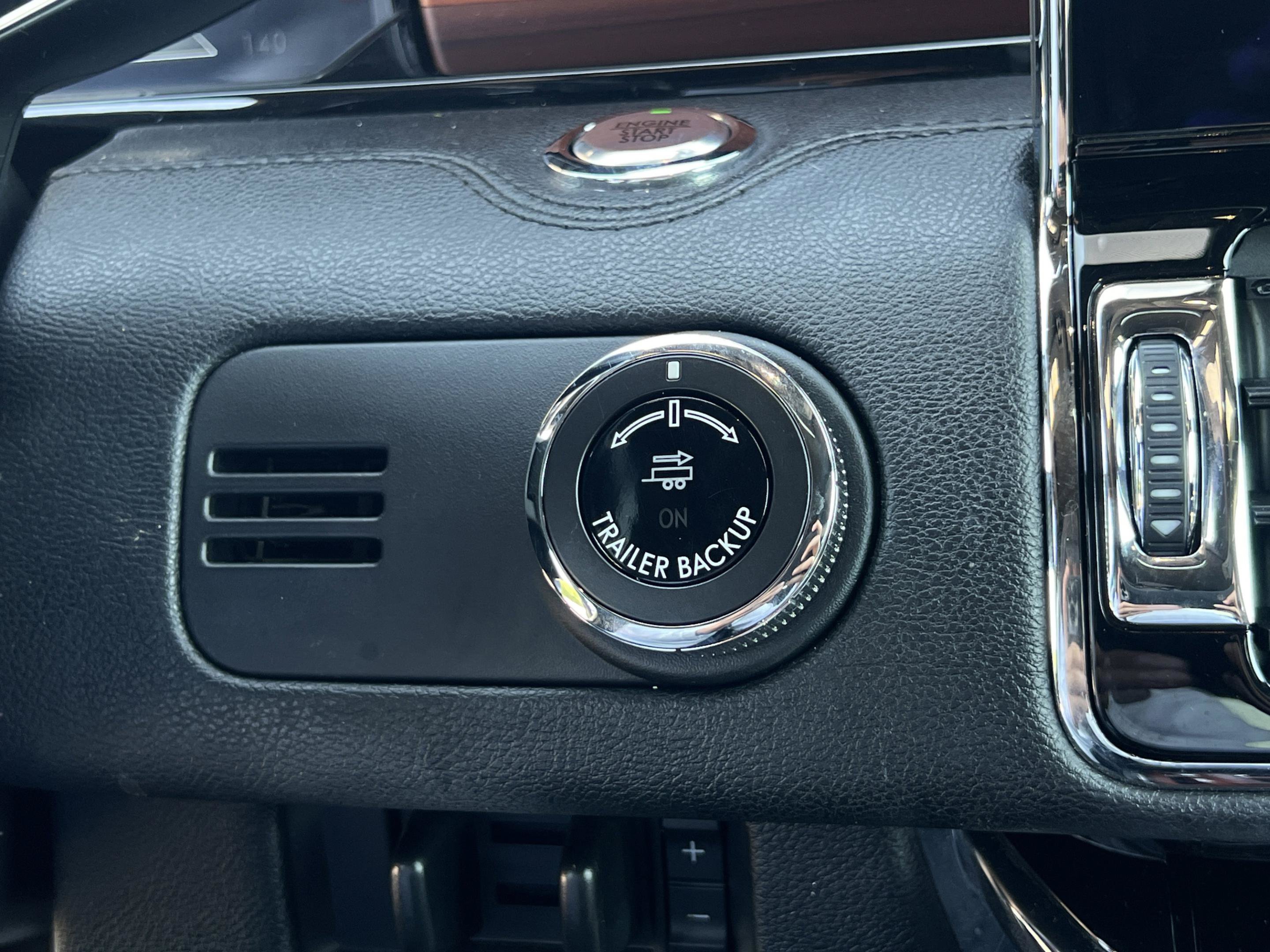 Used 2018 Lincoln Navigator L Reserve w/ Technology Package AWD/4WD image 24
