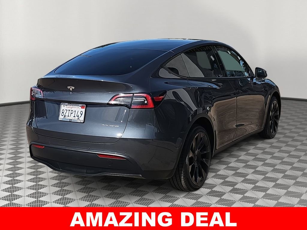 Used 2022 Tesla Model Y Long Range image 3