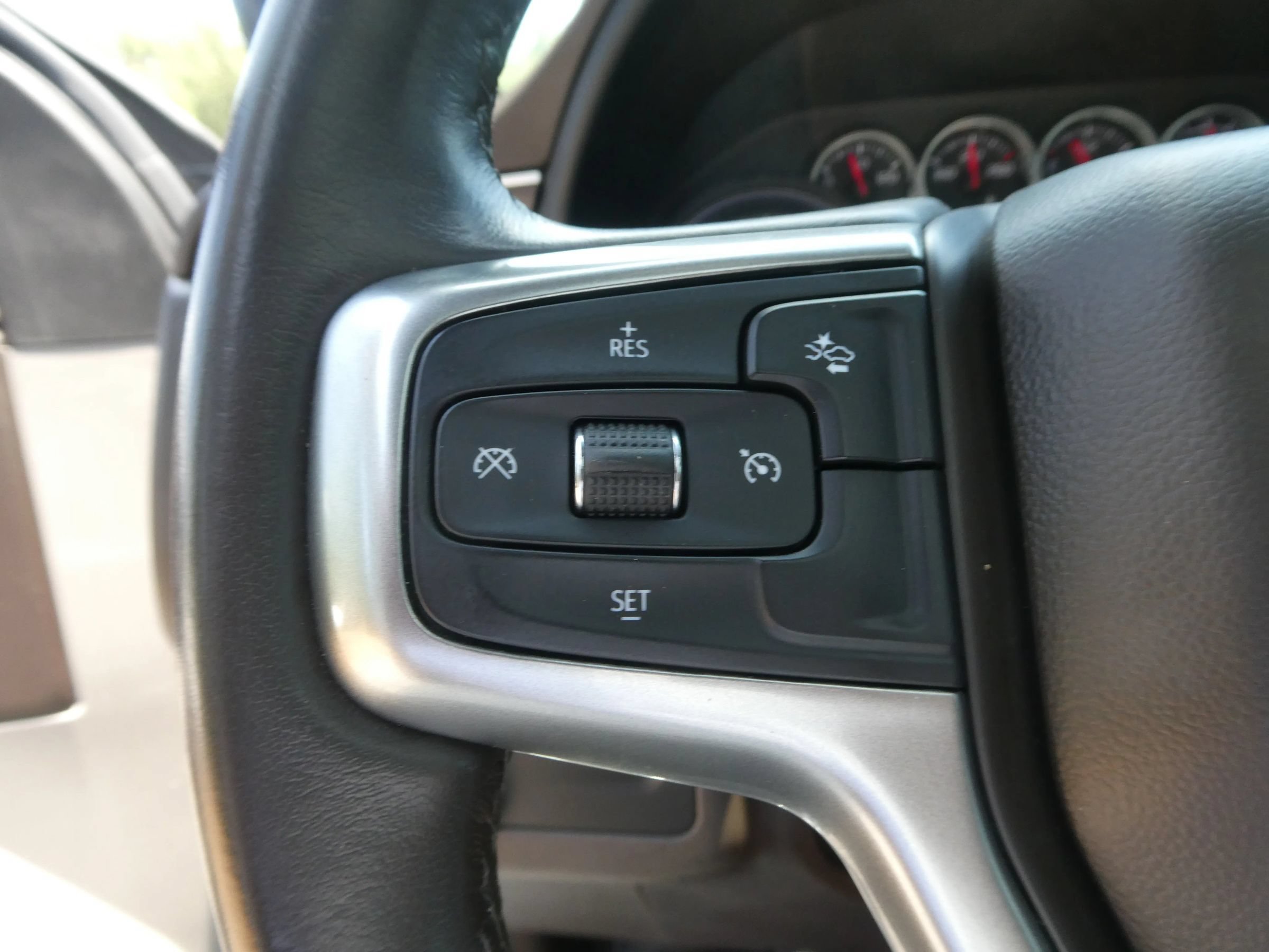 Used 2021 Chevrolet Suburban LT w/ Rear Media and Nav Package AWD/4WD image 19