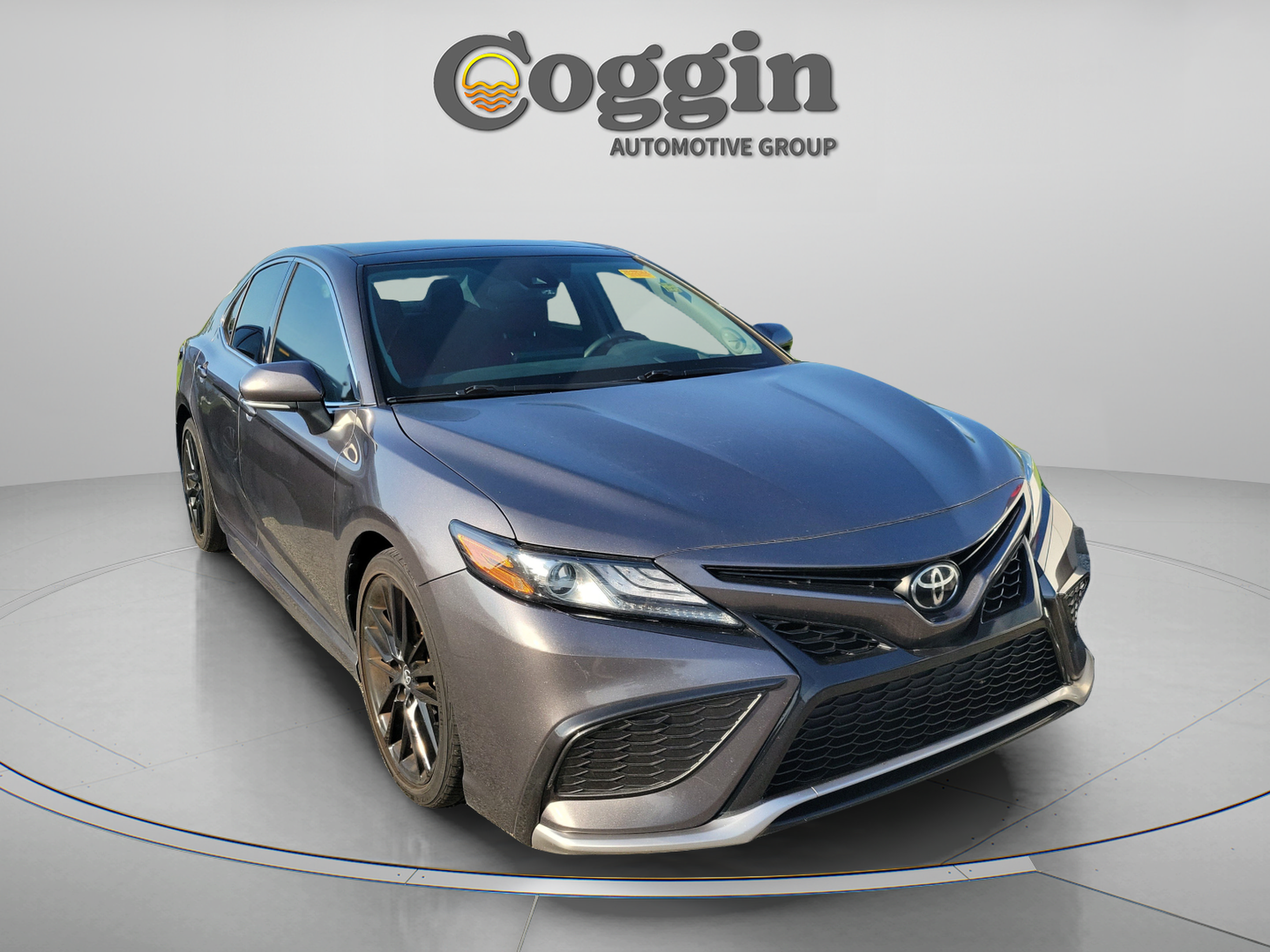 Used 2022 Toyota Camry XSE FWD image 8